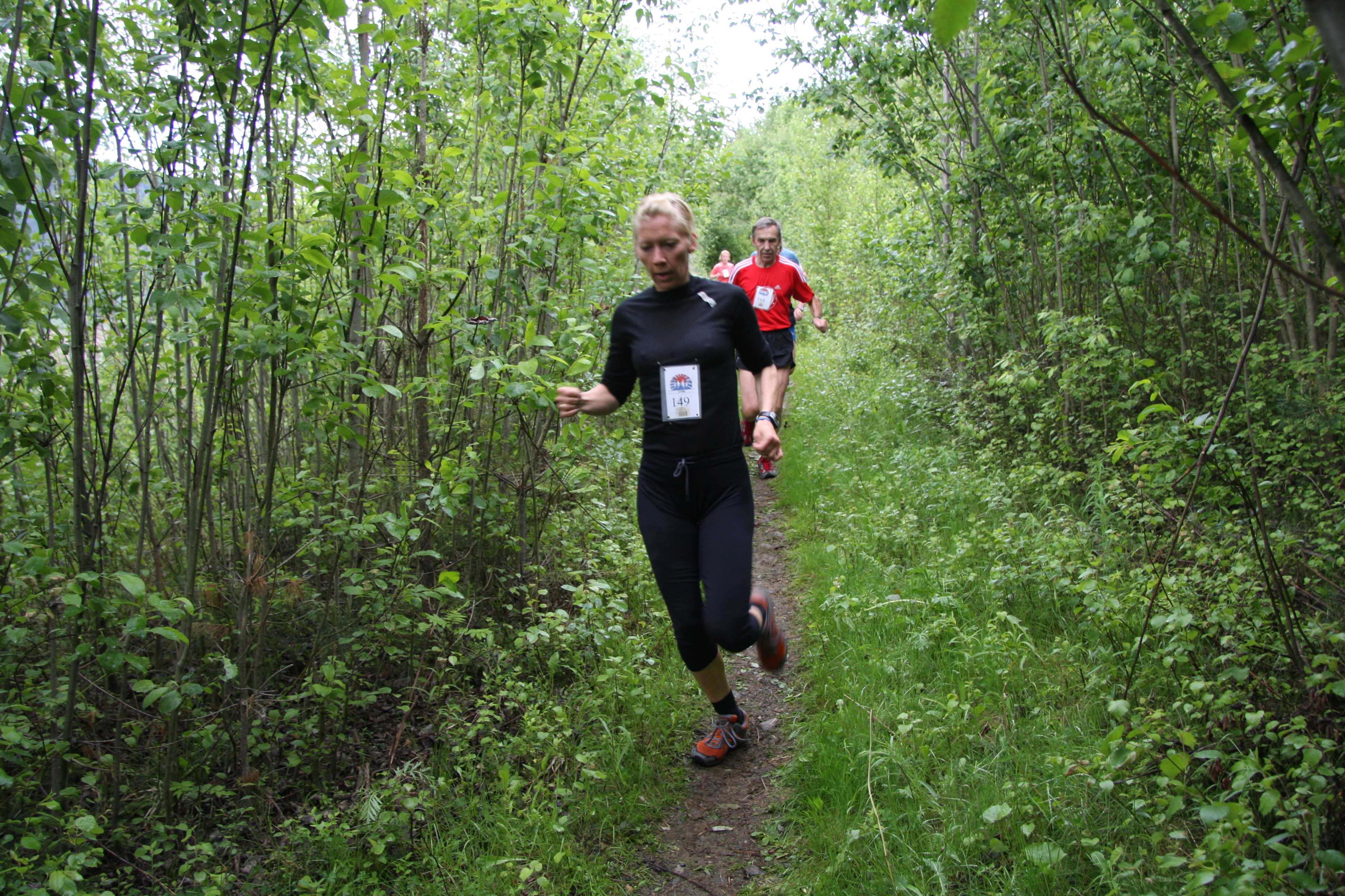 Hanne Monica Storhagen i den frodige skogen ikke så langt fra mål.